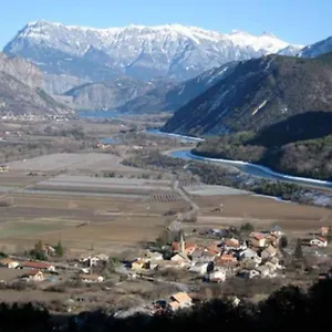 joli-appartement-t2-au-village-de-rochebrune-05190.fr-provencehotel.com/
